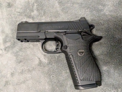 WILSON COMBAT EDC X9, IN EXCELLENT BARELY USED CONDITION WITH 3 EXTRA MAGAZINES, 3.25