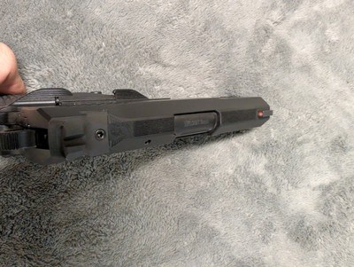 WILSON COMBAT EDC X9, IN EXCELLENT BARELY USED CONDITION WITH 3 EXTRA MAGAZINES, 3.25