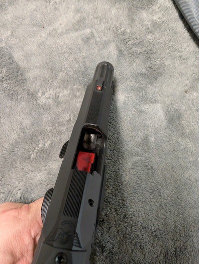 WILSON COMBAT EDC X9, IN EXCELLENT BARELY USED CONDITION WITH 3 EXTRA MAGAZINES, 3.25