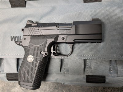 WILSON COMBAT EDC X9, IN EXCELLENT BARELY USED CONDITION WITH 3 EXTRA MAGAZINES, 3.25