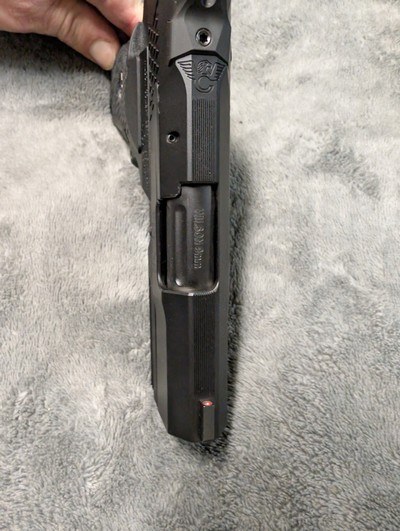 WILSON COMBAT EDC X9, IN EXCELLENT BARELY USED CONDITION WITH 3 EXTRA MAGAZINES, 3.25