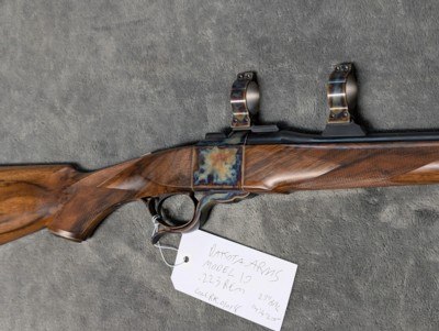 DAKOTA ARMS MODEL 10 IN .223 REM IN EXCELLENT CONDITION, WITH COLOR CASE HARDENED RECEIVER AND RINGS, 2