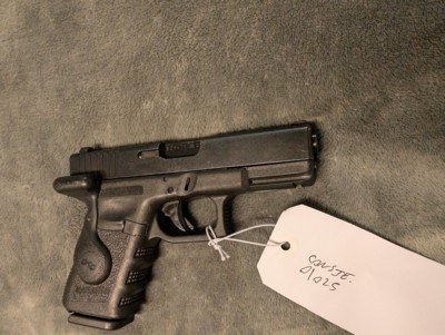 GLOCK MODEL 23, .40 S&W IN EXCELLENT CONDITION, WITH CRIMSON TRACE GRIPS - Image 10 of 20