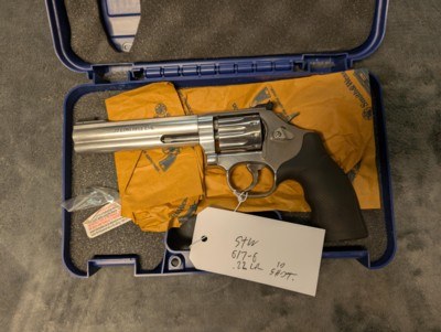 SMITH & WESSON MODEL 617-6 IN 22LR, 6