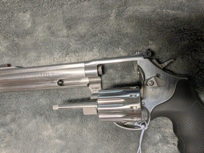 SMITH & WESSON MODEL 617-6 IN 22LR, 6