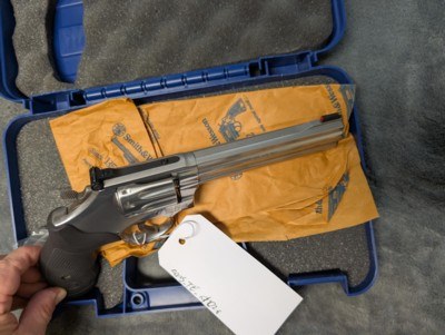 SMITH & WESSON MODEL 617-6 IN 22LR, 6