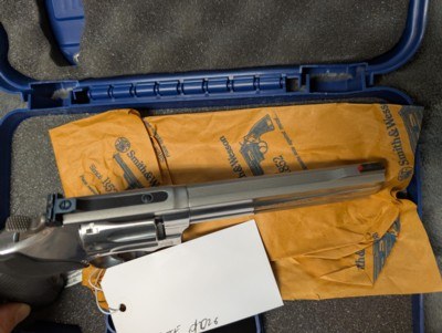SMITH & WESSON MODEL 617-6 IN 22LR, 6