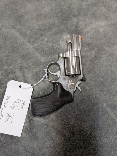 SMITH & WESSON 66-2 .357 MAGNUM, IN EXCELLENT CONDITION WITH 2.5