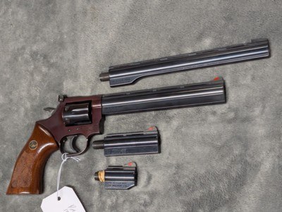 DAN WESSON 15-2 IN .357 MAG WITH 2.5