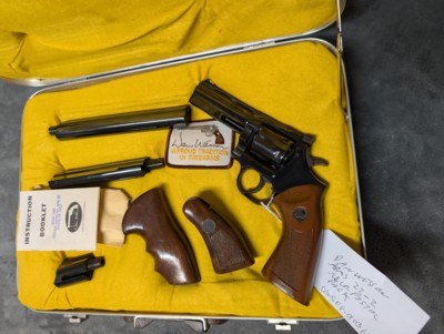 DAN WESSON 22 CHAMBERED IN .22LR PISTOL PACK, 2.5