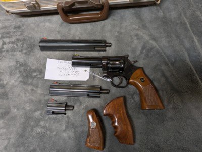 DAN WESSON 22 CHAMBERED IN .22LR PISTOL PACK, 2.5