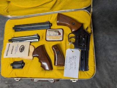 DAN WESSON 22 CHAMBERED IN .22LR PISTOL PACK, 2.5