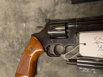 DAN WESSON 22 CHAMBERED IN .22LR PISTOL PACK, 2.5