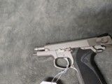 SMITH& WESSON 5906 9MM IN EXCELLENT CONDITION, 4