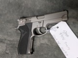 SMITH& WESSON 5906 9MM IN EXCELLENT CONDITION, 4