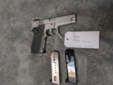 SMITH& WESSON 5906 9MM IN EXCELLENT CONDITION, 4