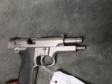 SMITH& WESSON 5906 9MM IN EXCELLENT CONDITION, 4