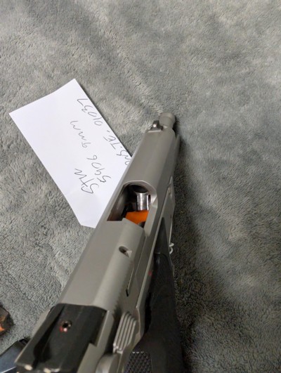 SMITH& WESSON 5906 9MM IN EXCELLENT CONDITION, 4