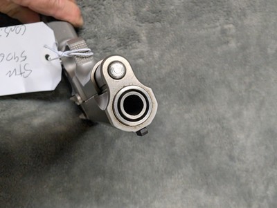 SMITH& WESSON 5906 9MM IN EXCELLENT CONDITION, 4