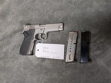 SMITH& WESSON 5906 9MM IN EXCELLENT CONDITION, 4