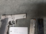 SMITH& WESSON 5906 9MM IN EXCELLENT CONDITION, 4