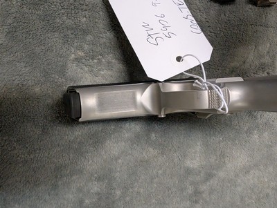 SMITH& WESSON 5906 9MM IN EXCELLENT CONDITION, 4