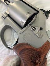 Smith and Wesson Model 686 Plus 7 shot, Performance Center .357 Magnum, 2 1/2" Barrel ANIB - 9 of 11