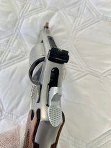 Smith and Wesson Model 686 Plus 7 shot, Performance Center .357 Magnum, 2 1/2" Barrel ANIB - 8 of 11