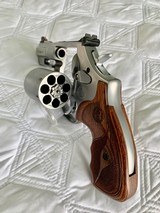 Smith and Wesson Model 686 Plus 7 shot, Performance Center .357 Magnum, 2 1/2" Barrel ANIB - 5 of 11