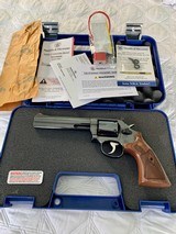 Smith and Wesson Model 586, .357 Magnum, 6"Barrel, BRIGHT FACTORY BLUED FINISH!!! Breathtaking One-Of-A-Kind!! ANIB - 14 of 14