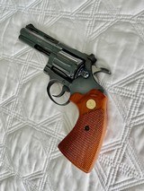 Colt Diamondback, cal .22lr, Manufactured 1981, Bright Blue Finish, 4" Barrel, Superb Condition - 6 of 9
