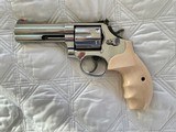 Smith and Wesson Model 686-4, .357 Revolver, Rare 4 Inch Barrel Round Butt, High Polish, Looks New! - 3 of 10