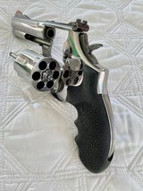 Smith and Wesson Model 686-4, .357 Revolver, Rare 4 Inch Barrel Round Butt, High Polish, Looks New! - 5 of 10