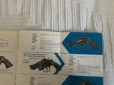 Smith &Wesson .357 Magnum Revolver, Model 19-2.
6-inch. Original box, papers, tools and catalog. From 1968. 99% condition, Gorgeous bright blue - 15 of 15