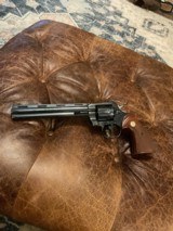 Colt Python.357 Magnum - 2 of 5