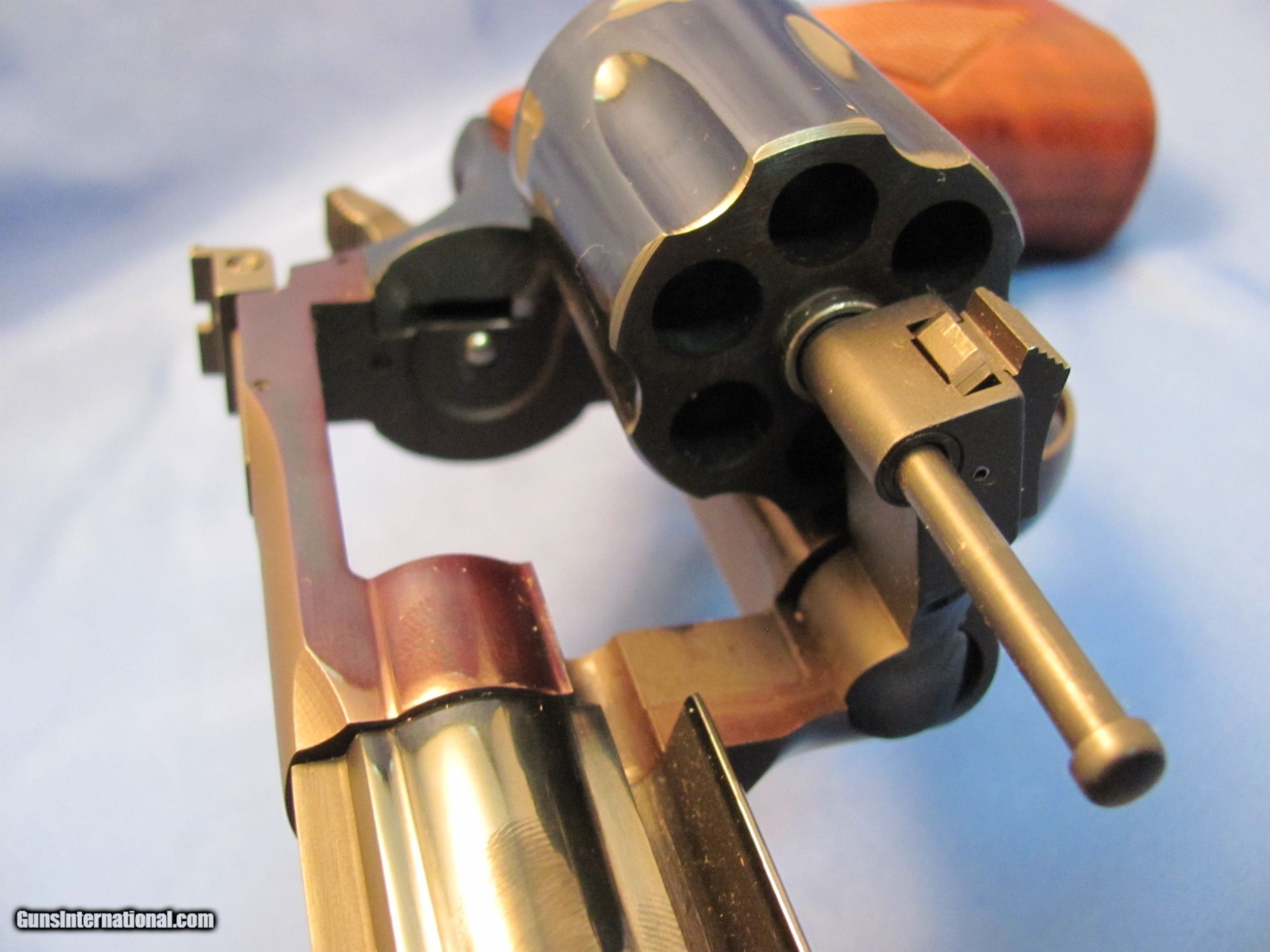 DAN WESSON DOUBLE ACTION 357MAGNUM PISTOL PACK REVOLVER WITH