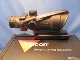 TRIJICON ACOG 4X32 BAC, HORSESHOE / DOT - 1 of 8