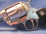 RUGER VAQUERO BRIGHT STAINLESS STEEL 44MAG SINGLE ACTION BIRD HEAD 3.75” REVOLVER 44 MAGNUM - 3 of 17