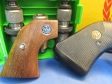 RUGER BLACKHAWK 357/44 BOBCAT 357 MAGNUM CONVERTIBLE SINGLE ACTION REVOLVER & DIES - 5 of 14