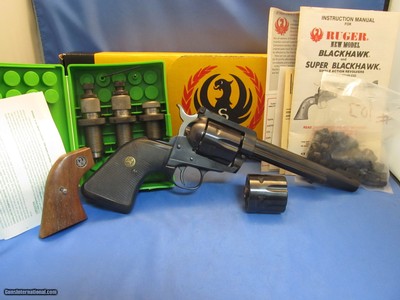 RUGER BLACKHAWK 357/44 BOBCAT 357 MAGNUM CONVERTIBLE SINGLE ACTION REVOLVER & DIES
