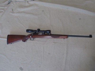 VERY NICE RUGER 77/22 22LR BOLT ACTION RIFLE CARBINE WITH SCOPE