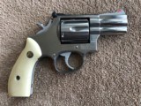 Excellent Smith and Wesson 686-3 Snubbie .357 Magnum - 1 of 11