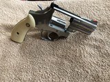 Excellent Smith and Wesson 686-3 Snubbie .357 Magnum - 5 of 11