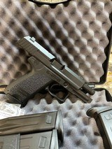 Heckler & Koch USP .40 CAL 4-10rd Mags - 5 of 5
