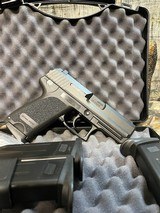 Heckler & Koch USP .40 CAL 4-10rd Mags - 3 of 5