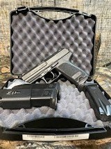 Heckler & Koch USP .40 CAL 4-10rd Mags - 1 of 5