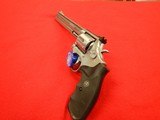 S&W 686 PRE-OWNED STAINLESS STEEL 6-SHOT REVOLVER .357 MAGNUM/.38 SPECIAL - 3 of 8