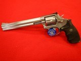 S&W 686 PRE-OWNED STAINLESS STEEL 6-SHOT REVOLVER .357 MAGNUM/.38 SPECIAL - 1 of 8