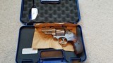 Smith & Wesson Model 629 Deluxe 3" 44 magnum - 4 of 6