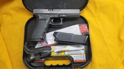 GLOCK 21 GEN 4 45ACP 13+1 CAP 2 MAGS + LOADER LEO TRADE IN NICE